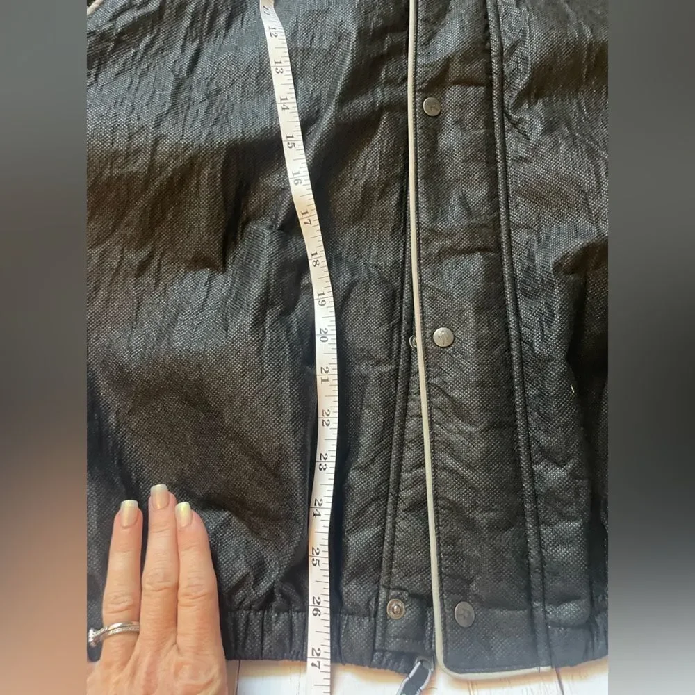 Frogg Toggs Classic Jacket perfect for rain. Has removable hood. Black. EUC